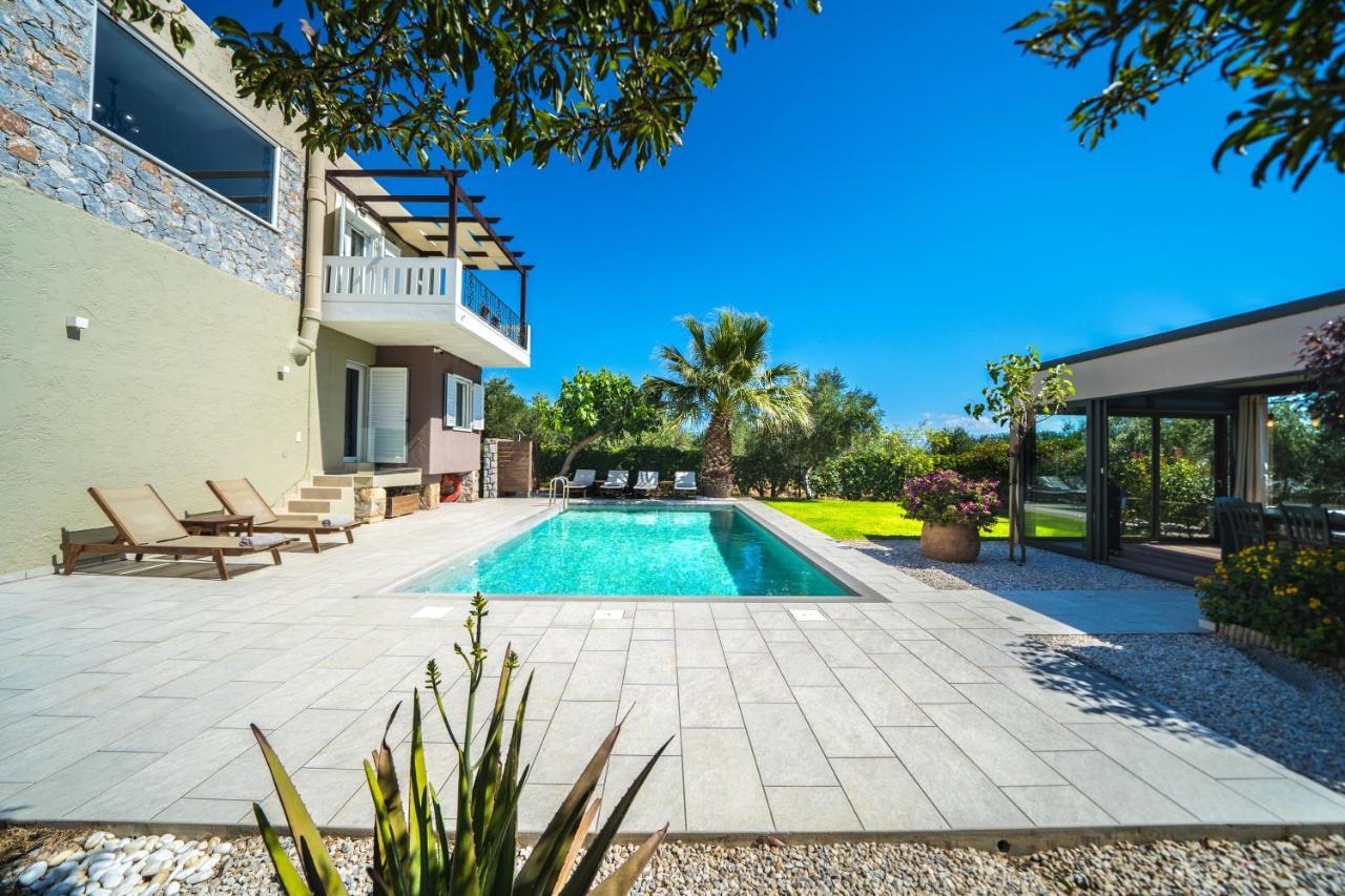 Petronila Luxury Villa With Heated Private Pool كيساموس المظهر الخارجي الصورة