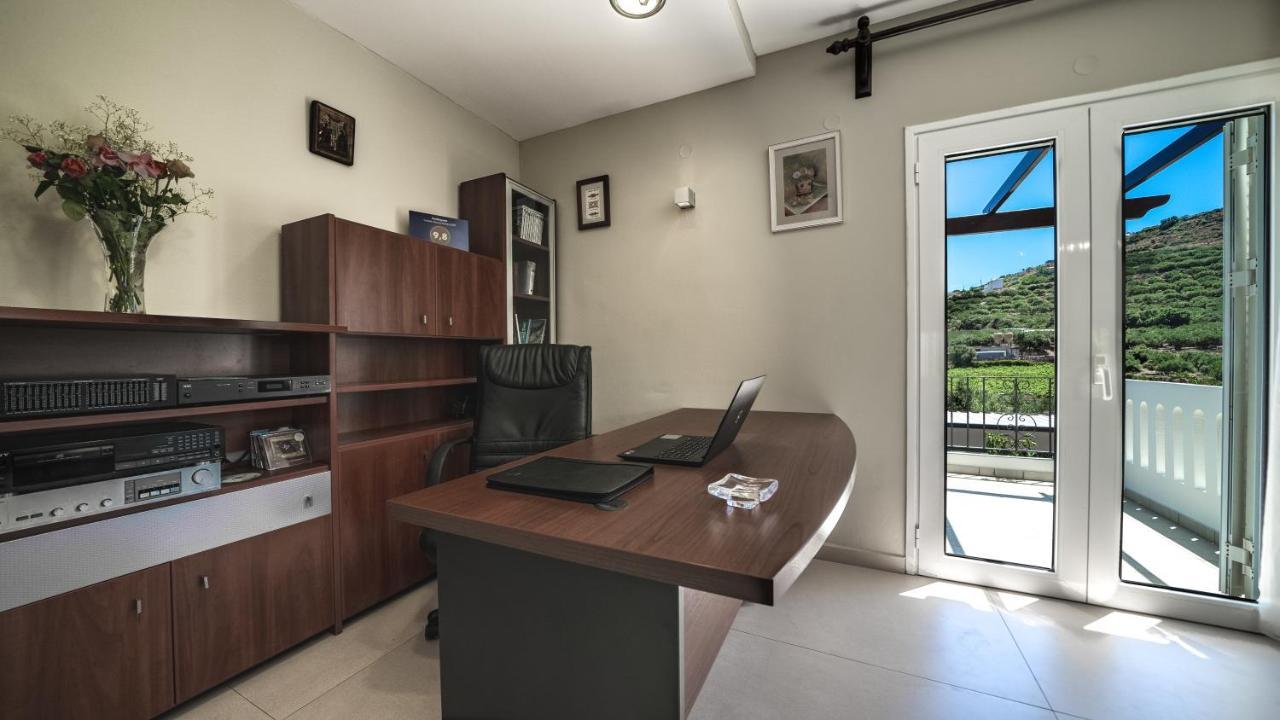 Petronila Luxury Villa With Heated Private Pool كيساموس المظهر الخارجي الصورة