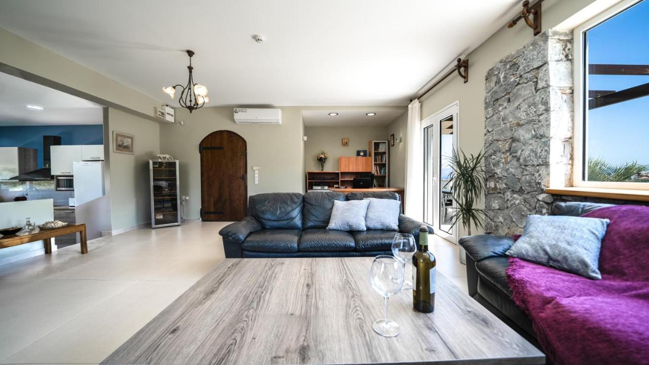 Petronila Luxury Villa With Heated Private Pool كيساموس المظهر الخارجي الصورة