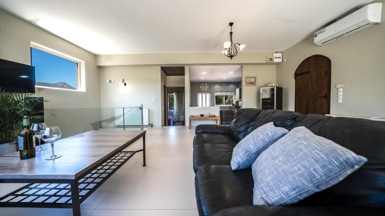 Petronila Luxury Villa With Heated Private Pool كيساموس المظهر الخارجي الصورة